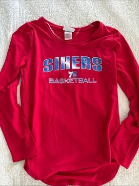 Women’s Red 76ers Sixers Basketball Long-Sleeve Tee